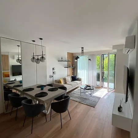 Clyde-premium Lelle Waterfront Private Apartamento *