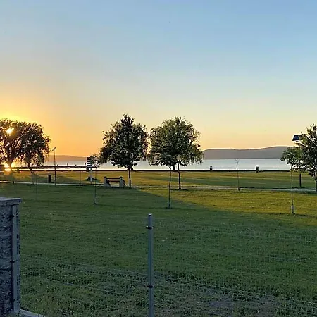 Clyde-premium Lelle Waterfront Private Balatonlelle