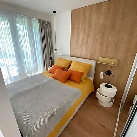 Clyde-premium Lelle Waterfront Private