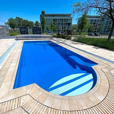 Clyde-premium Lelle Waterfront Private Appartamento *