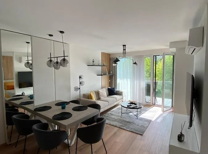 Clyde-premium Lelle Waterfront Private Apartament *